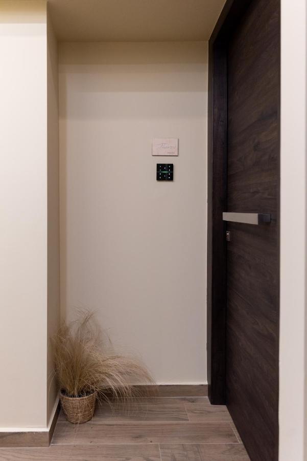 Minos By Agora Luxury Apartments In The Heart Of Heraklion エクステリア 写真